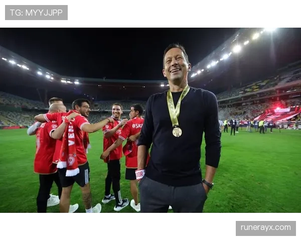 金玟哉闪耀超级杯，助力球队夺冠荣膺冠军时刻