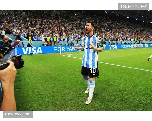 梅西欧冠单场五球演绎足坛奇迹，震惊世界球迷